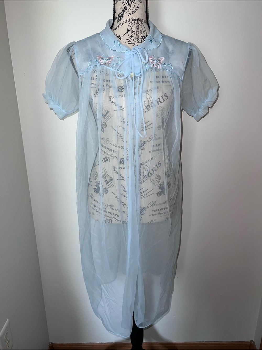Vintage Sheer Blue Nylon Butterfly Embroidered Peignoir Robe Duster Medium